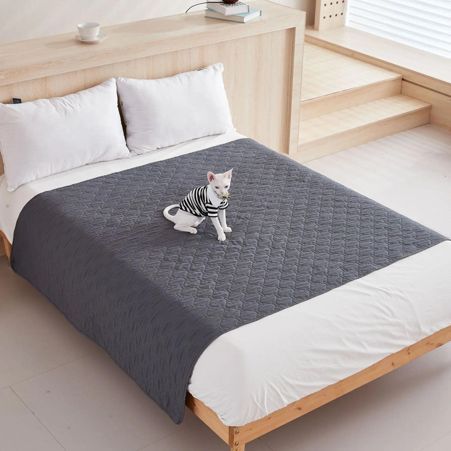 Waterproof & Non‑Slip Pet Bed Mat